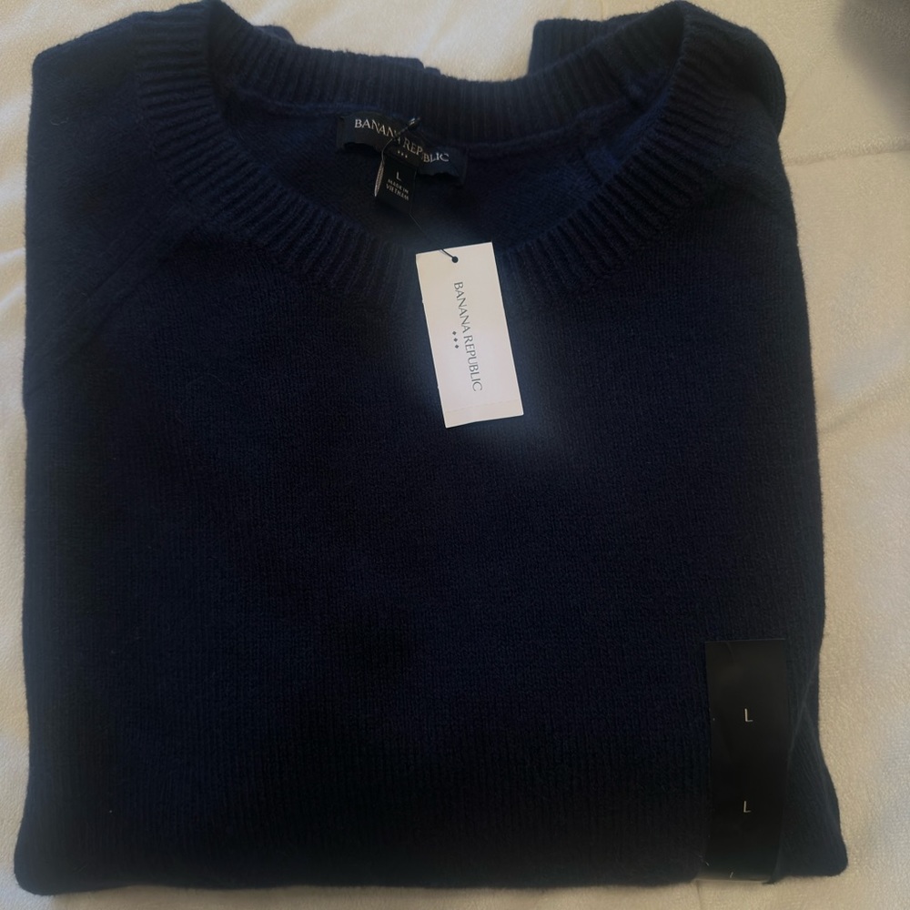 Large crew neck sweater - Banana republic never worn , tag on